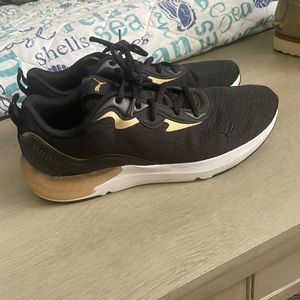 Puma Sneakers